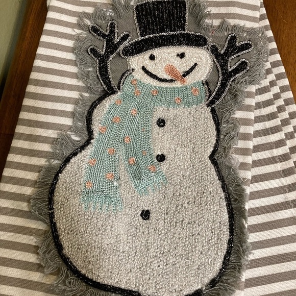 NWT Cynthia ROWLEY SNOWMAN SET OF 2 GRAY STRIPED KITCHEN TOWELS - Picture 3 of 9